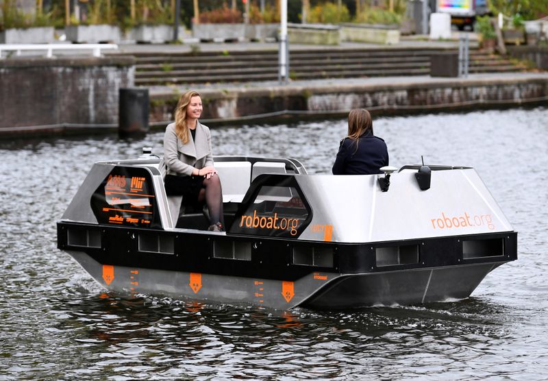 Researchers trial autonomous boats on Amsterdam’s waterways