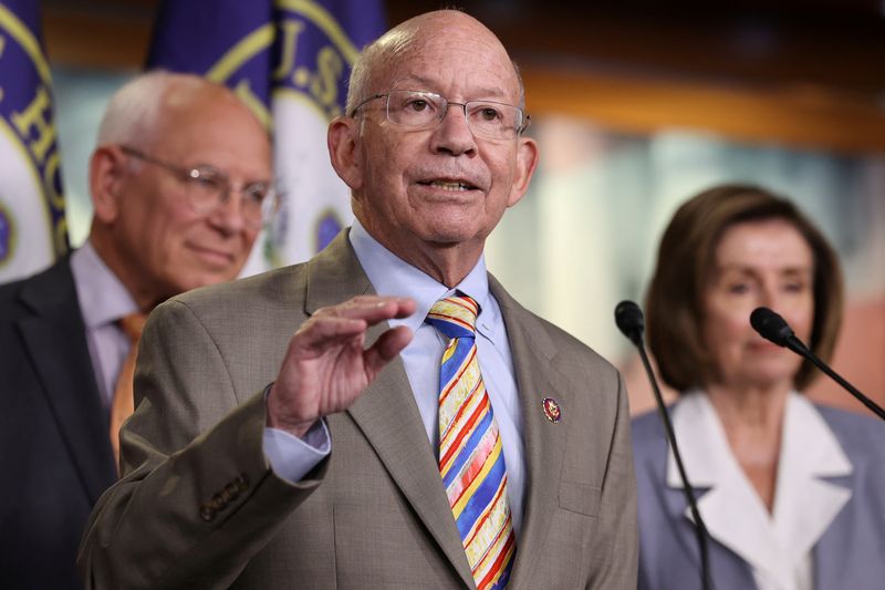 U.S. Rep. DeFazio joins House Speaker Pelosi for a news