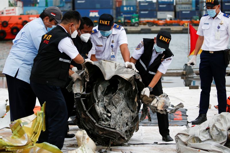 Indonesia continues search for debris of Sriwijaya Air flight SJ