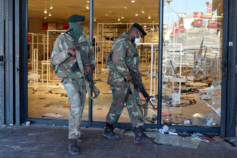 Violence spreads around the country after Zuma jailing, in Soweto