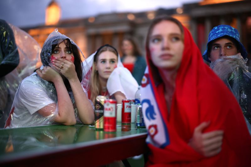 Euro 2020 – Final – Fans gather for Italy v