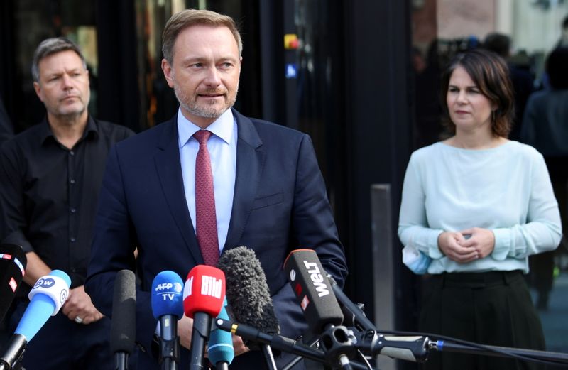 FILE PHOTO: FDP leader Lindner meets with Greens party co-leaders