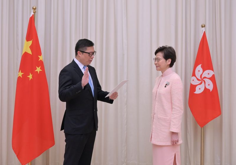 New Secretary for Security Tang takes the oath of office