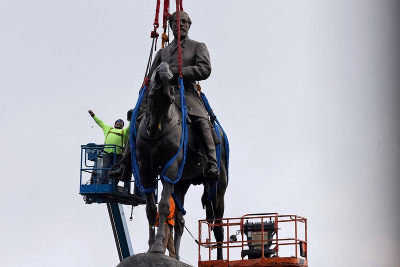 FILE PHOTO: Statue of Confederate General Robert E. Lee removed