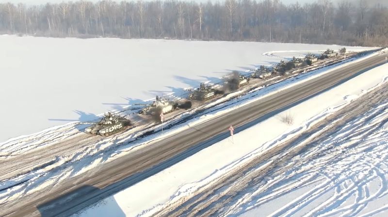 Russian tanks of the Western Military District units return to