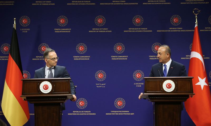 Turkish Foreign Minister Mevlut Cavusoglu and his German counterpart Heiko