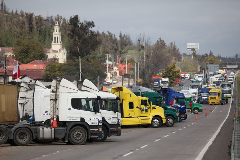 Chilean truckers on strike over insecurity in Araucania province