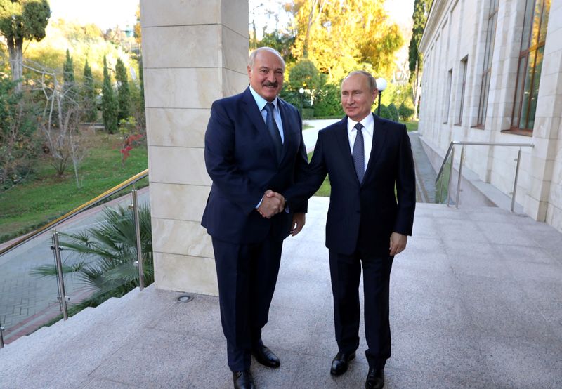 Russian President Vladimir Putin meets with Belarusian President Alexander Lukashenko in