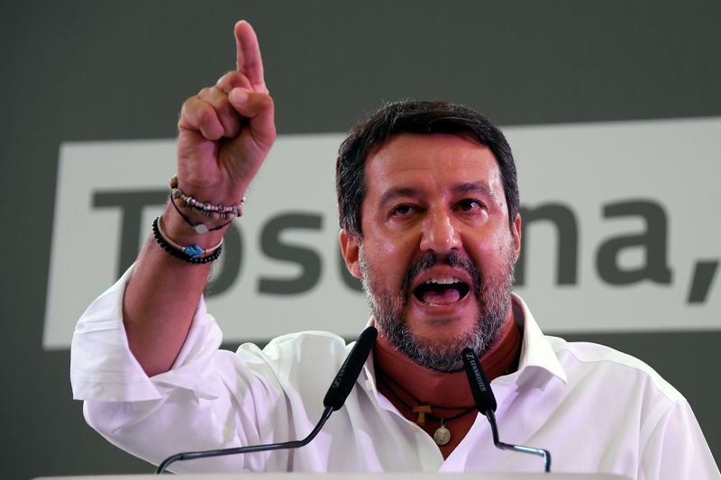 Right-wing leaders Matteo Salvini, Antonio Tajani and Giorgia Meloni close