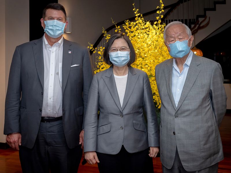 Tsai Ing-wen, Keith Krach and Morris Chang attend a banquet