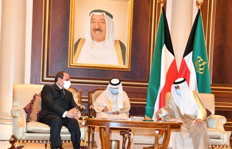 Arab leaders head to Kuwait to offer condolences for late