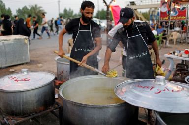Volunteers in Baghdad cater for Arbaeen pilgrims amid coronavirus fears