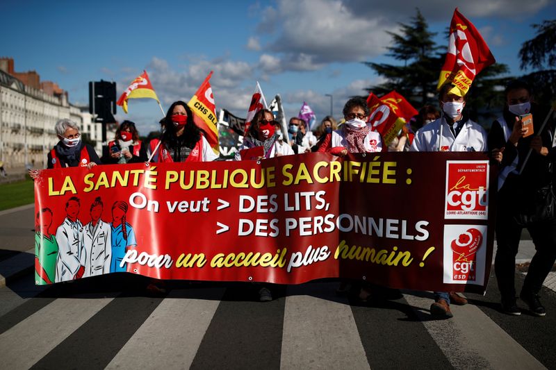 Health workers demonstrate in Nantes