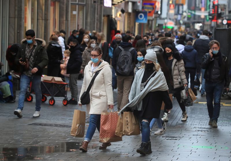 Cologne’s main shopping street crowded during the coronavirus pandemic