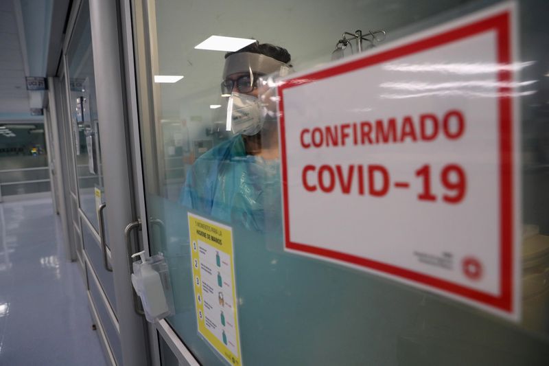 Outbreak of the coronavirus disease (COVID-19) in Santiago