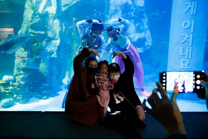 New Year celebrations at an aquarium in Seoul