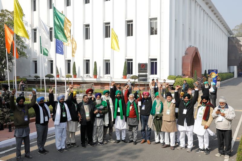 Farmer leaders meet with government representatives in New Delhi