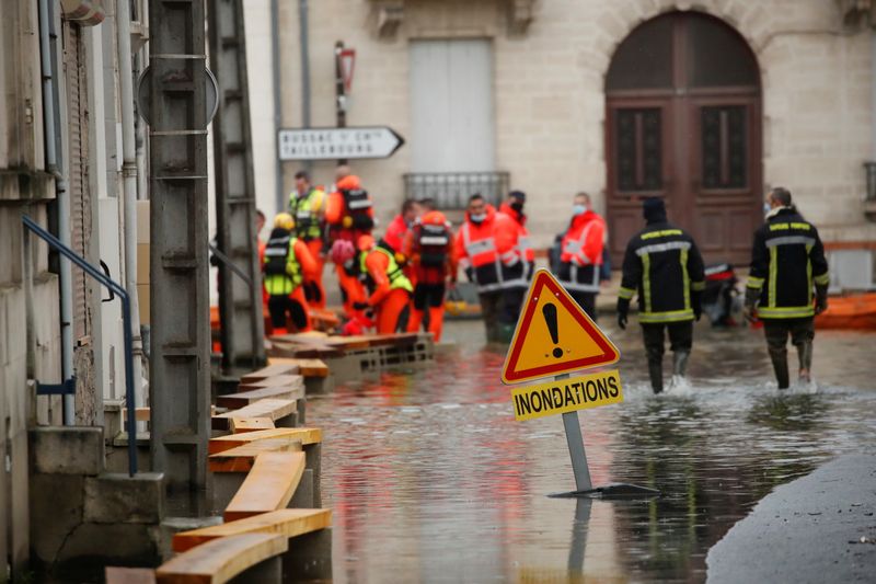 The Charente River in Saintes overflows after days of serious
