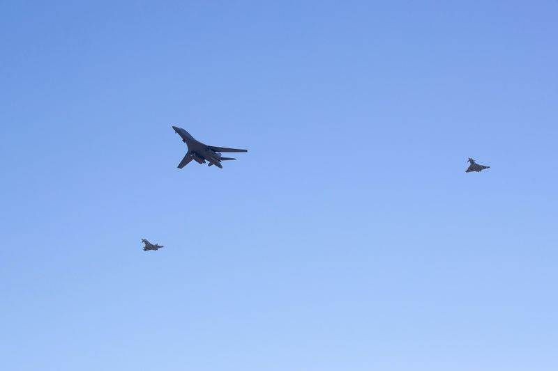 USAF B-1B bomber flies over Vilnius