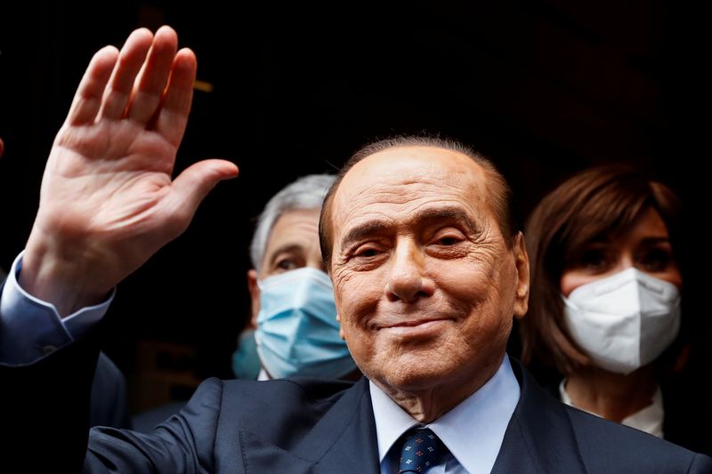Berlusconi arrives at Montecitorio Palace for talks on forming a