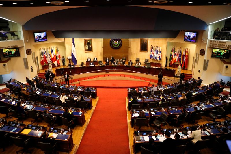 Salvadorean congress voted for the removal of Supreme Court judges