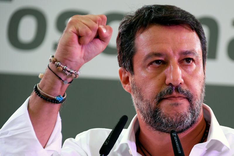 Right-wing leaders Matteo Salvini, Antonio Tajani and Giorgia Meloni close