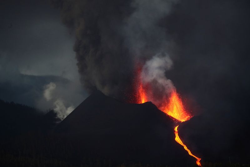 Cumbre Vieja volcano continues to erupt on the Canary Island