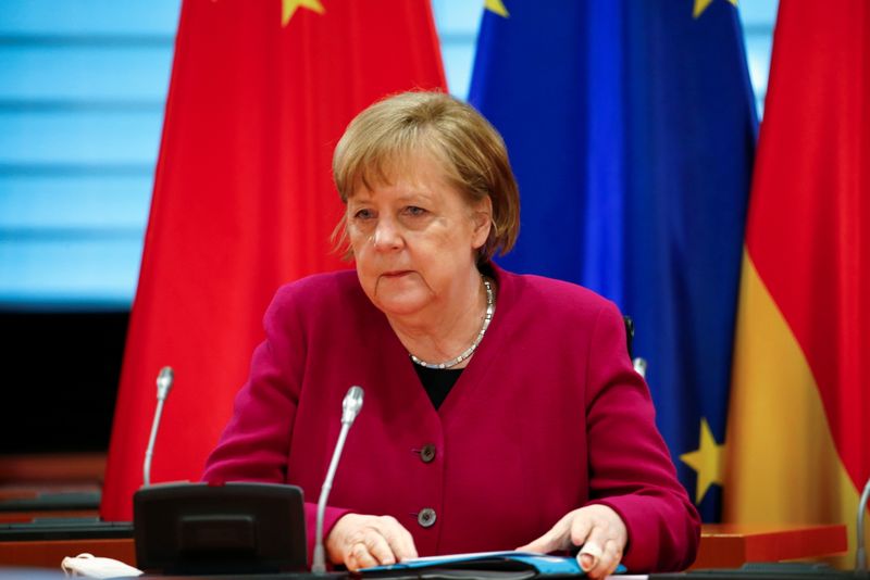 German Chancellor Angela Merkel and Chinese Premier Li Keqiang attend