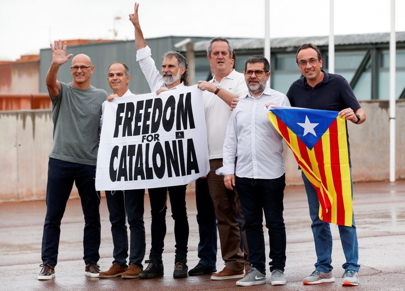 Catalan leaders leave prison following pardon, Sant Joan de Vilatorrada