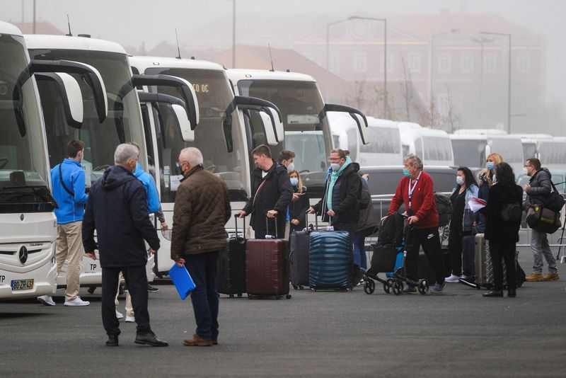 AIDAnova cruise passengers leave Lisbon’s port due to an outbreak