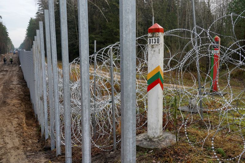 Lithuania builds four-meter-high fence on Belarusian border