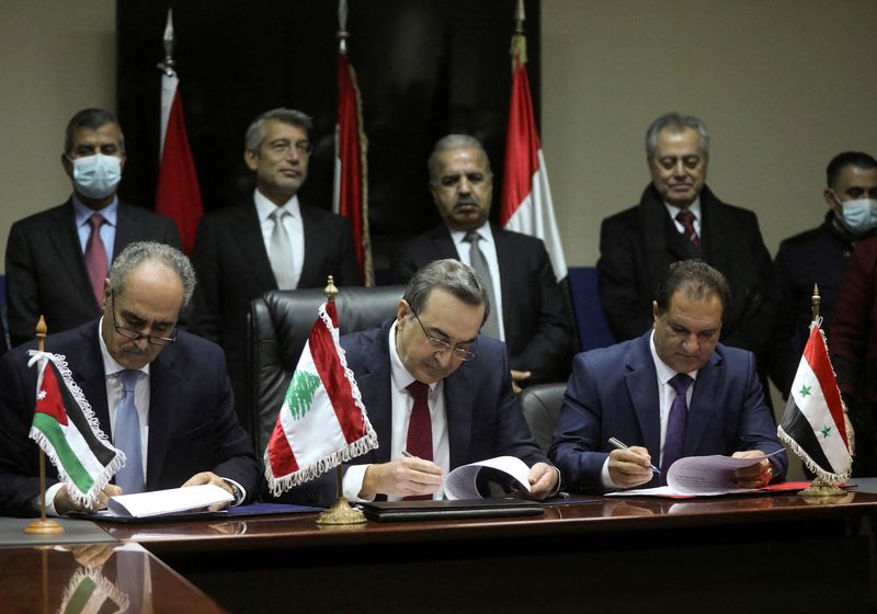 Lebanon, Syria and Jordan sign a deal that will supply