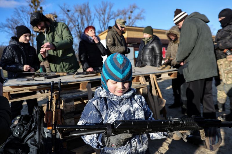 Civilians in Kyiv attend military exercises amid Russian invasion threat