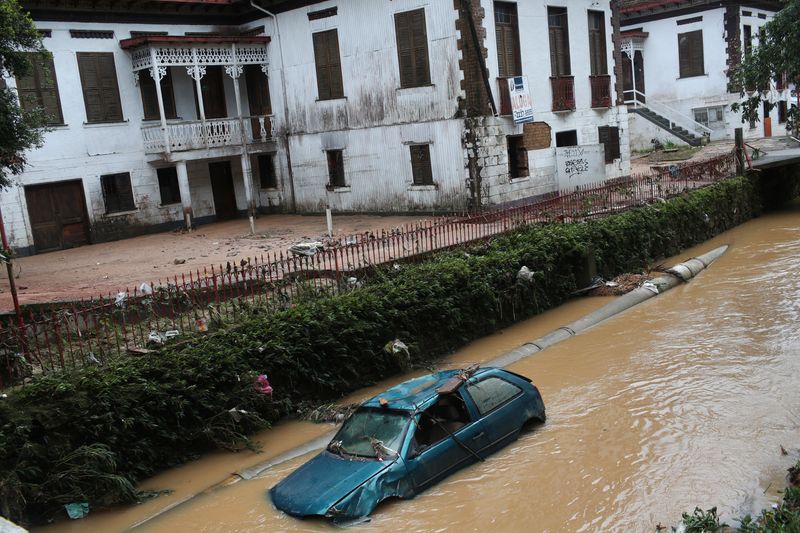 Floods hit Petropolis after pouring rains
