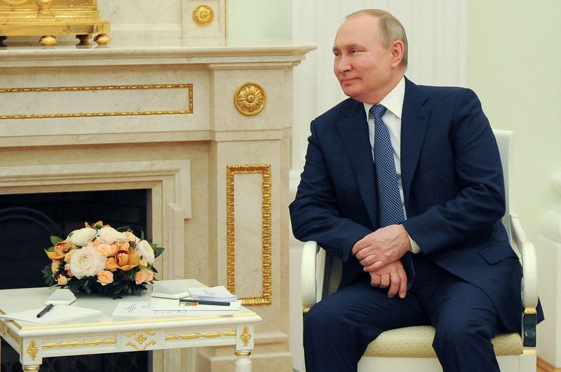 Russian President Putin meets with his Brazilian counterpart Bolsonaro in