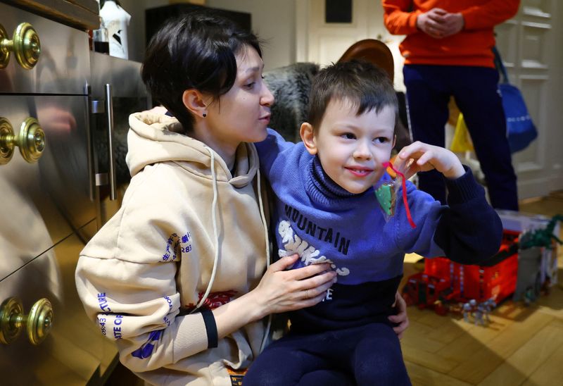 Ukrainian refugees from Kyiv are hosted at private flat in