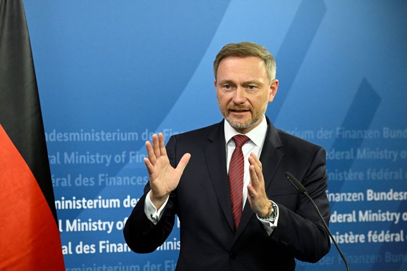FILE PHOTO: German Finance Minister Lindner and French Economy Minister