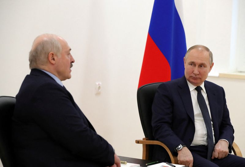 Russian President Putin and Belarusian President Lukashenko visit the Vostochny