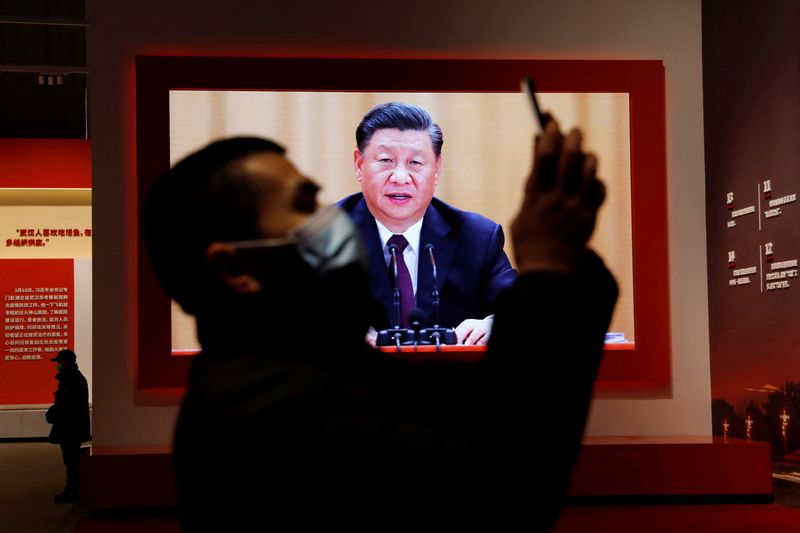 FILE PHOTO: China’s Xi sticks with COVID stance despite anger,