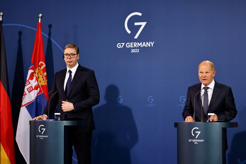 German Chancellor Scholz and Serbian President Vucic hold a news