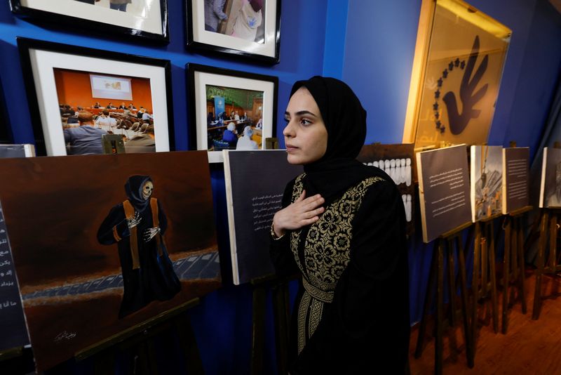 22-year-old Gazan paints about loss of 22 people to war